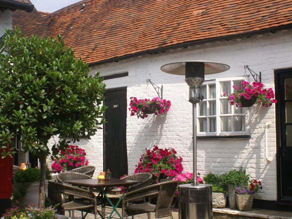 The Saracens Head Inn Amersham Esterno foto